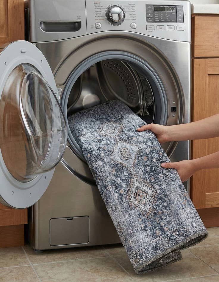 Detail image of  2' x 3' Yara Rug