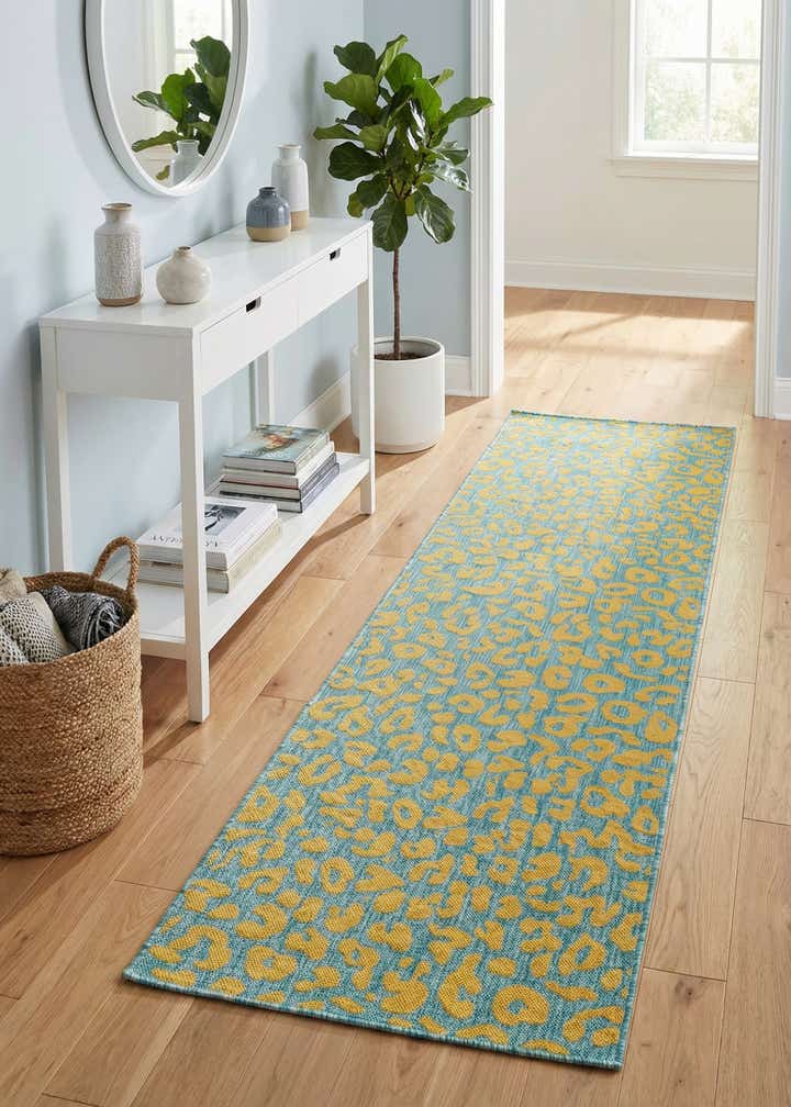 2' 7 x 10' Easy-Clean Safari Indoor / Outdoor Runner Rug
