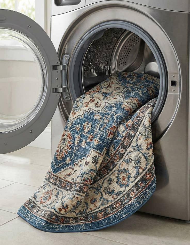 Detail image of 4' 1 x 6' 1 Yara Oval Rug