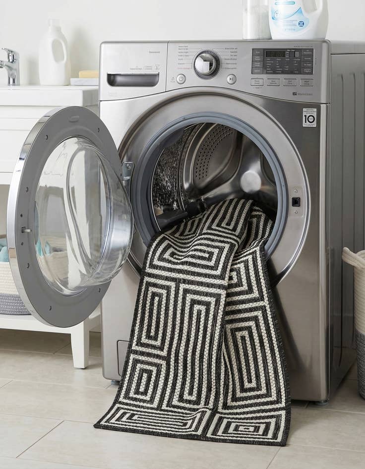 Detail image of  2' x 6'  Washable Modern Indoor / Outdoor Runner Rug