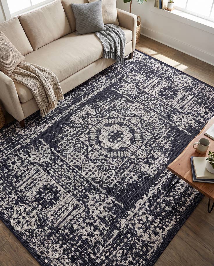 Detail image of 7' x 10' Easy-Clean Traditional Indoor / Outdoor Rug