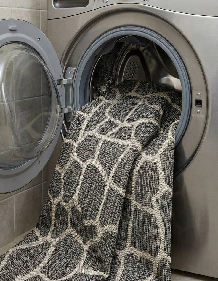 Detail image of 5' 3 x 8'  Washable Safari Indoor / Outdoor Rug