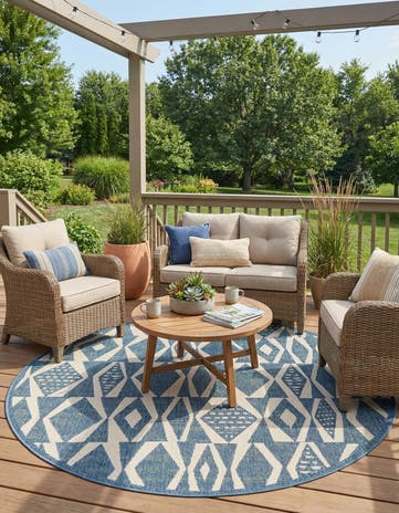 7' 10 x 7' 10 Easy-Clean Baja Indoor / Outdoor Round Rug
