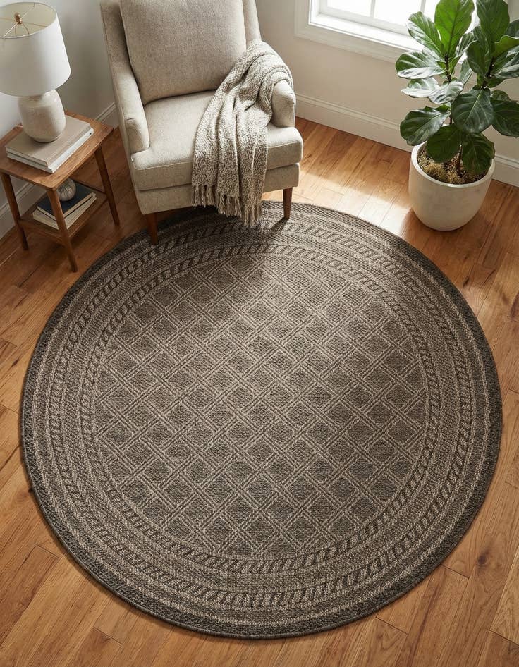 Detail image of  5' 1 x 5' 1  Washable Lattice Indoor / Outdoor Round Rug