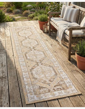 2' 7 x 12' Easy-Clean Traditional Indoor / Outdoor Runner Rug