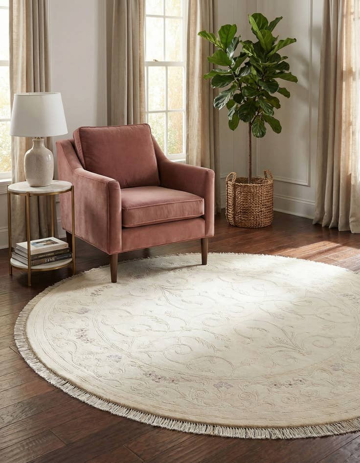 Detail image of 6' 7 x 6' 7  Hand Knotted Darya Wool Round Rug