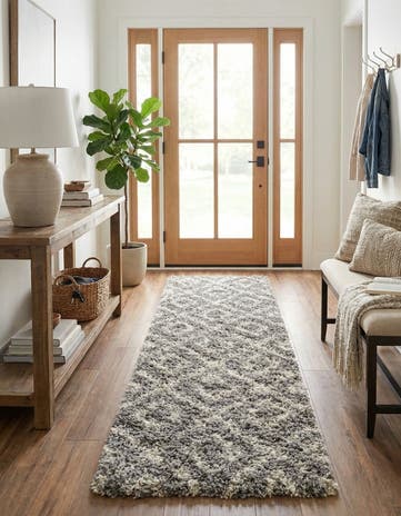 2' 7 x 10' Lattice Shag Runner Rug