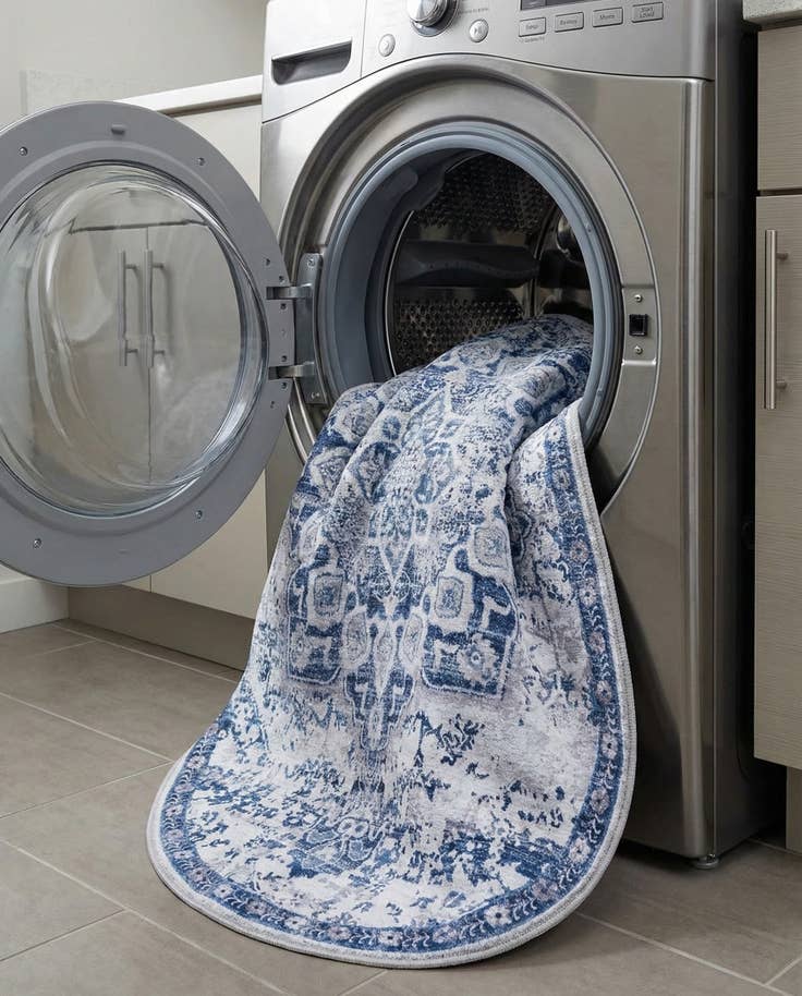 Detail image of 4' x 6' Washable Francesca Oval Rug