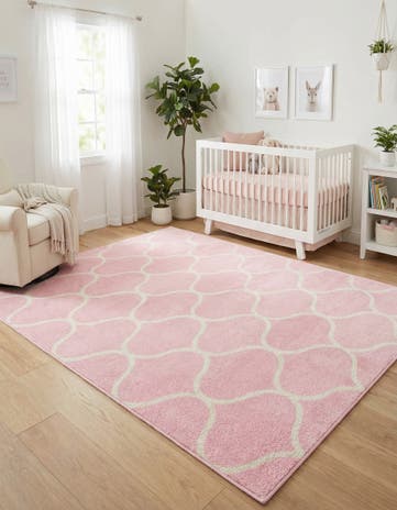 7' x 10' Lattice Frieze Rug