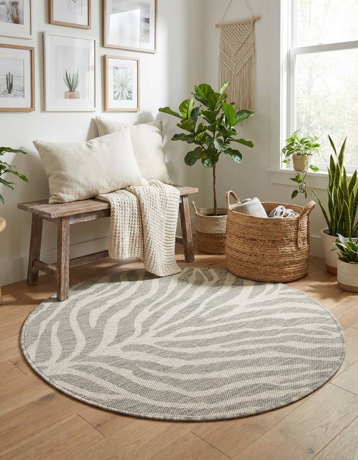 Detail image of  3' x 3'  Washable Safari Indoor / Outdoor Round Rug