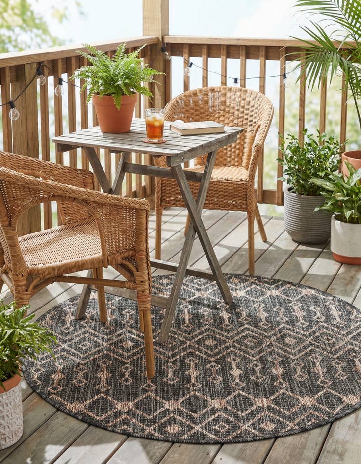 Detail image of  3' x 3'  Washable Lattice Indoor / Outdoor Round Rug