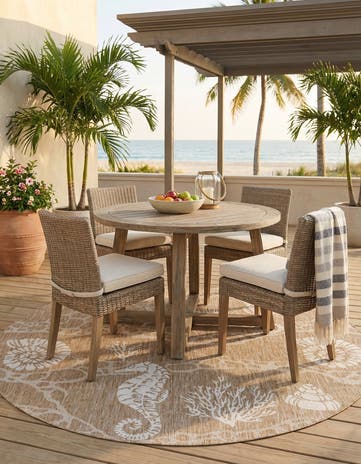 7' 10 x 7' 10 Easy-Clean Coastal Indoor / Outdoor Round Rug