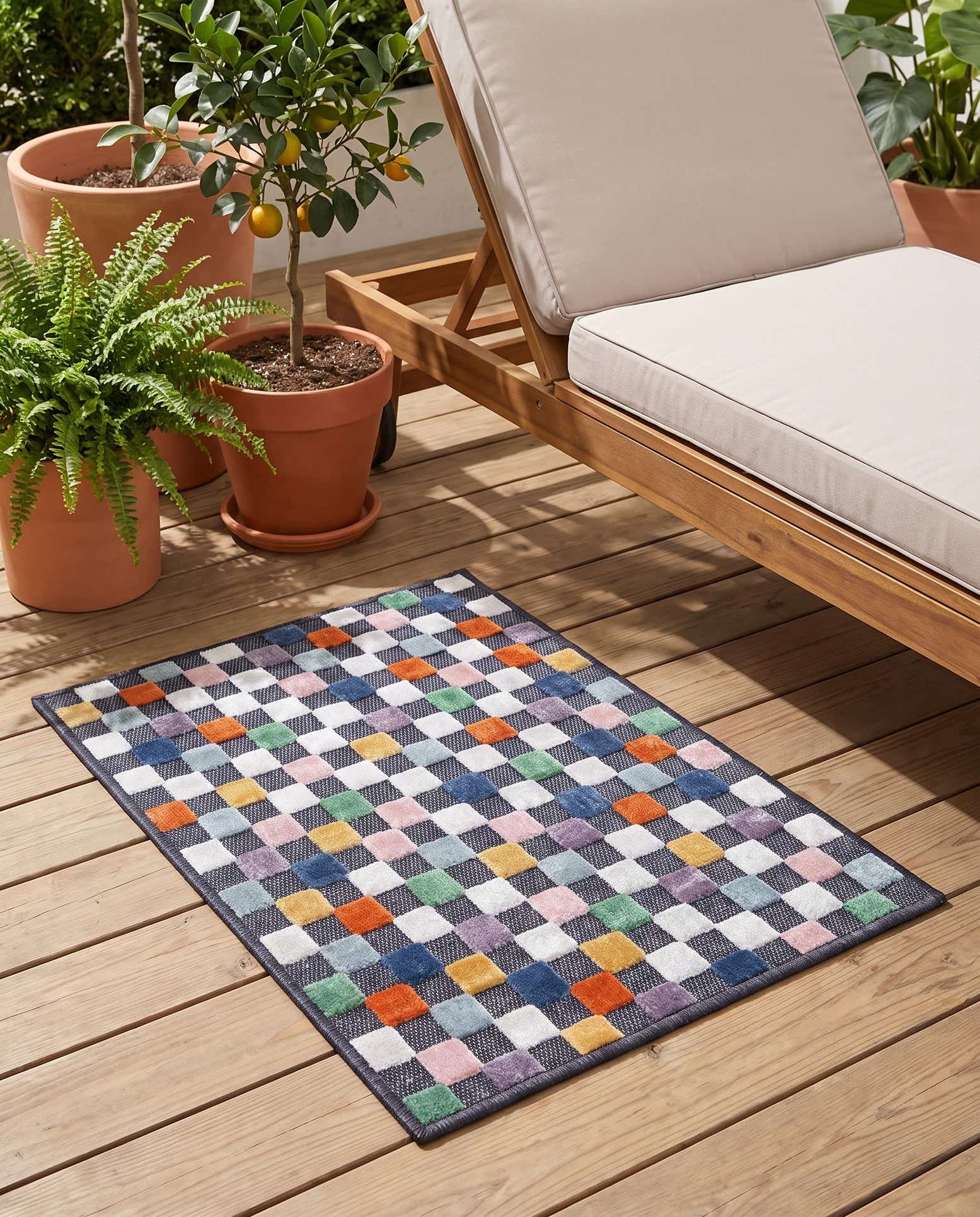 65cm x 95cm Easy-Clean Checkered Indoor / Outdoor Rug