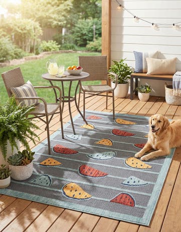 5' x 7' 7 Easy-Clean Indoor / Outdoor Rug