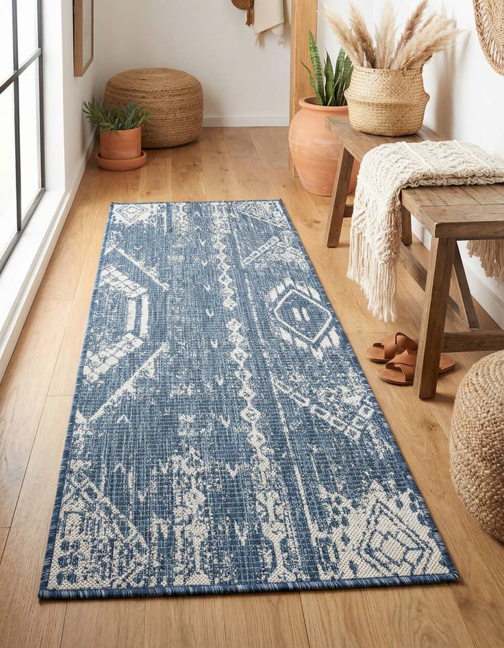 Detail image of 2' x 4'  Washable Bohemian Indoor / Outdoor Runner Rug