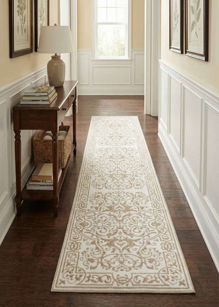 2' 6 x 10' Hermitage Runner Rug