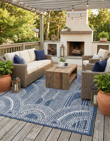 Blue Easy-Clean Traditional Indoor / Outdoor Rug