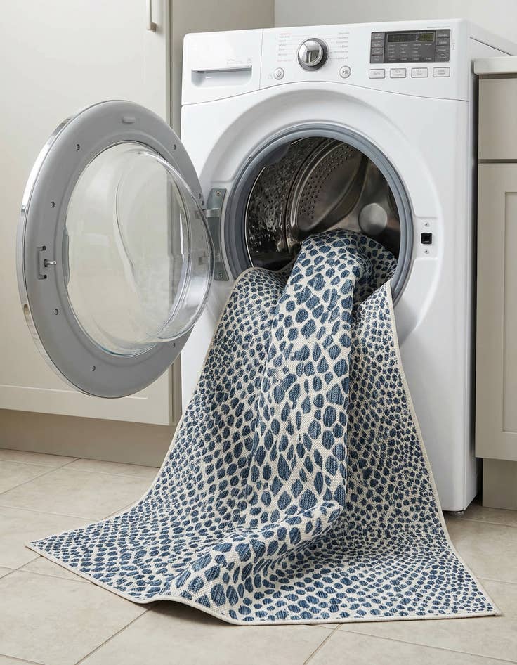 Detail image of 5' 3 x 8'  Washable Jill Zarin Cape Town Indoor / Outdoor Rug