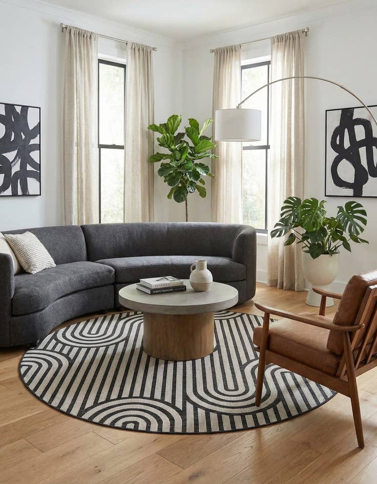 Detail image of 7' 10 x 7' 10 Easy-Clean Modern Indoor / Outdoor Round Rug