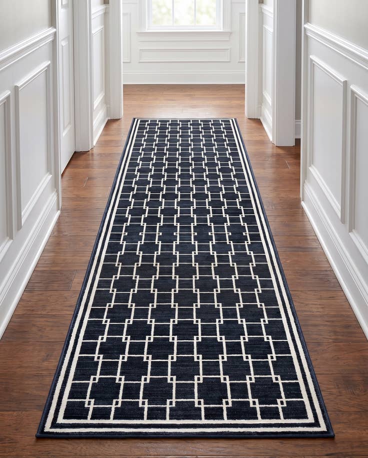 Detail image of Jill Zarin 2' 7 x 10' Metropolitan Uptown Runner Rug