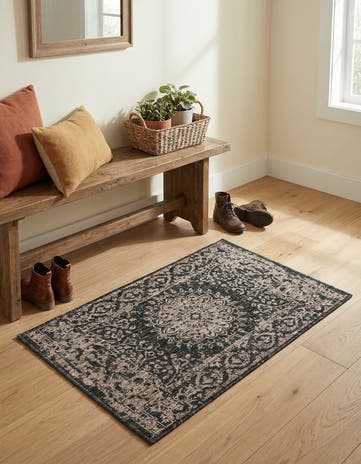 2' x 3' Easy-Clean Traditional Indoor / Outdoor Rug