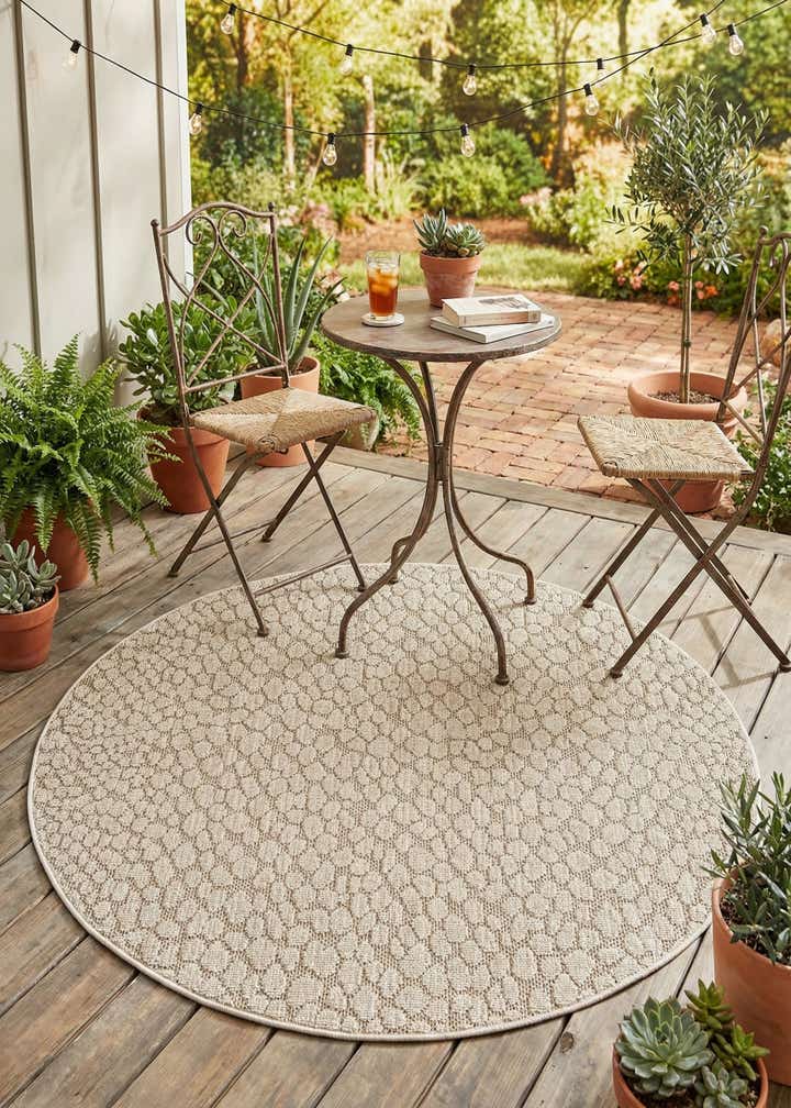 5' 3 x 5' 3 Easy-Clean Safari Indoor / Outdoor Round Rug