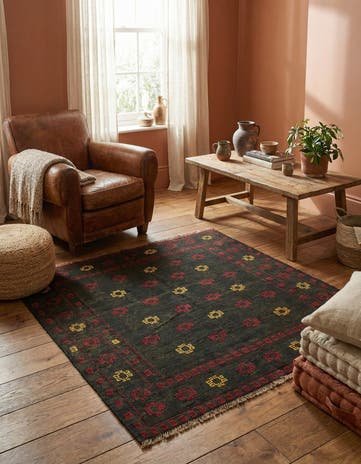 4' 2 x 4' 3 Hand Knotted Sumak Wool Square Rug