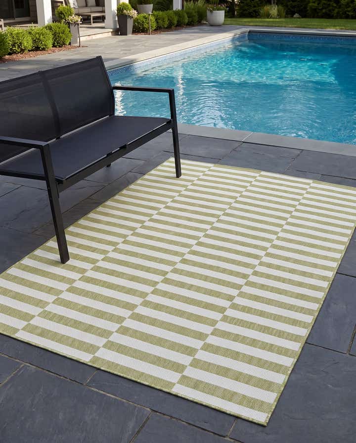 5' 3 x 7' Easy-Clean Striped Indoor / Outdoor Rug