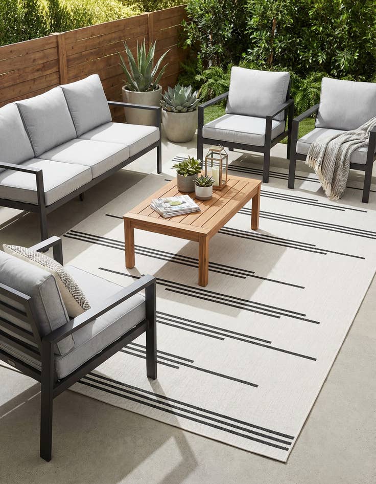 Detail image of 7' x 10' Easy-Clean Modern Indoor / Outdoor Rug
