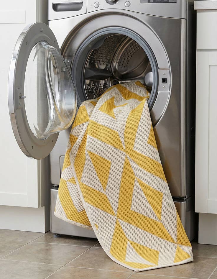 Detail image of 2' x 3'  Washable Jill Zarin Napa Indoor / Outdoor Rug