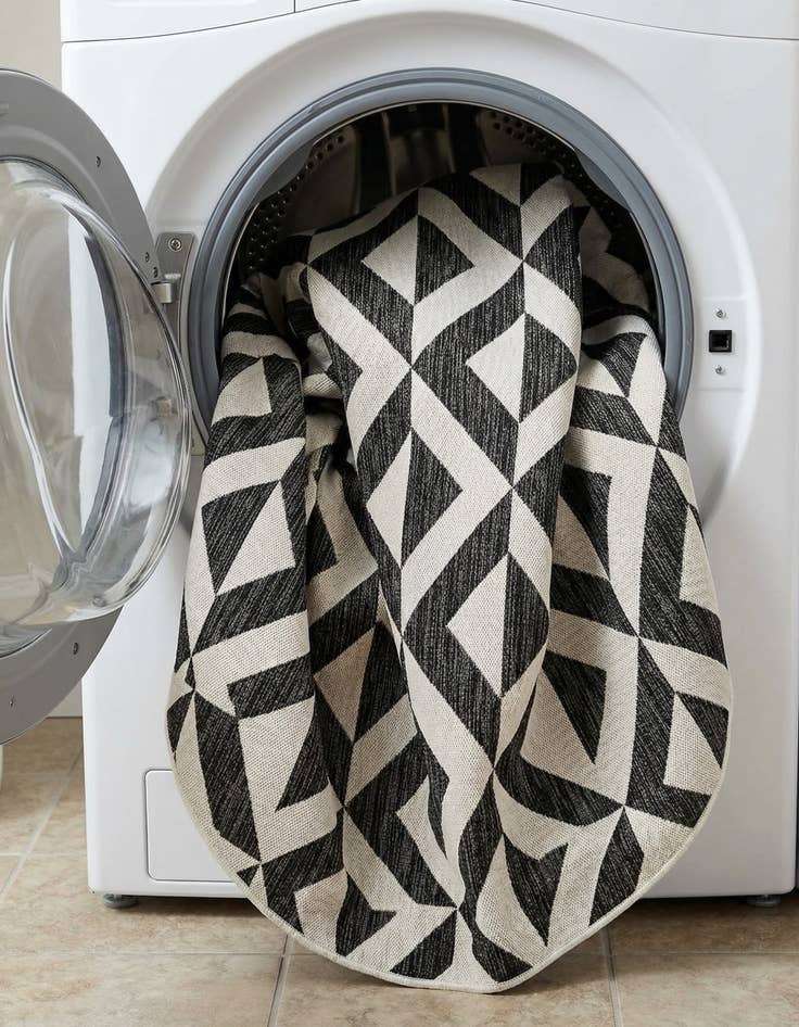 Detail image of 7' 10 x 10'  Washable Jill Zarin Napa Indoor / Outdoor Oval Rug