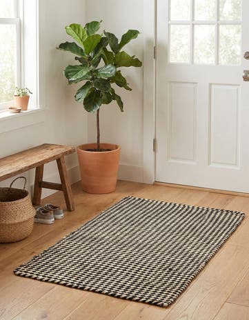 Black and White Hand Woven Laurel Handwoven Jute Rug