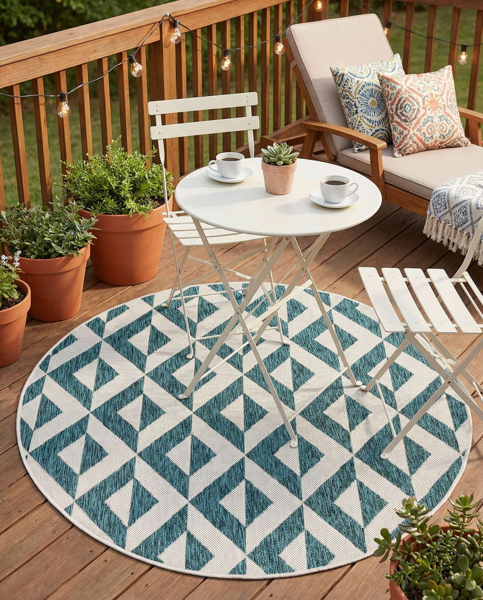 4' x 4' Easy-Clean Jill Zarin Napa Indoor / Outdoor Round Rug