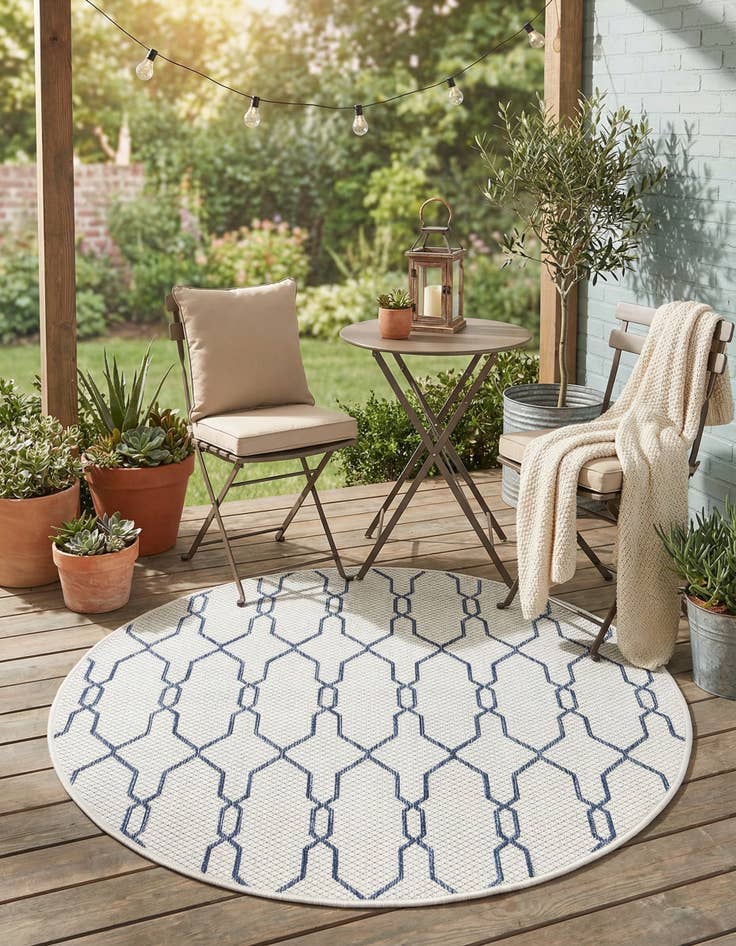 Detail image of  4' x 4'  Washable Lattice Indoor / Outdoor Round Rug