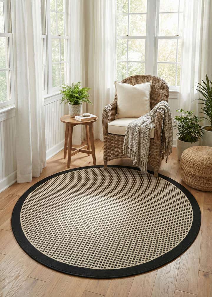 4' x 4' Easy-Clean Border Indoor / Outdoor Round Rug