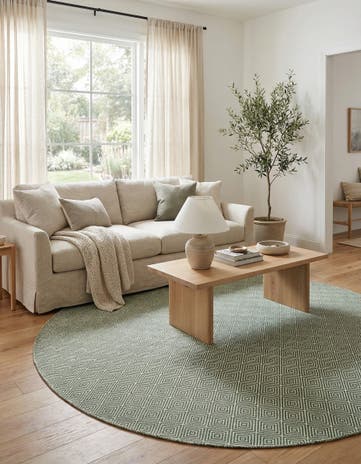 7' 10 x 7' 10 Hand Woven Geo Trellis Flatweave Round Rug
