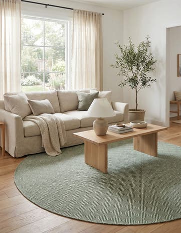 7' 10 x 7' 10 Hand Woven Geo Trellis Flatweave Round Rug