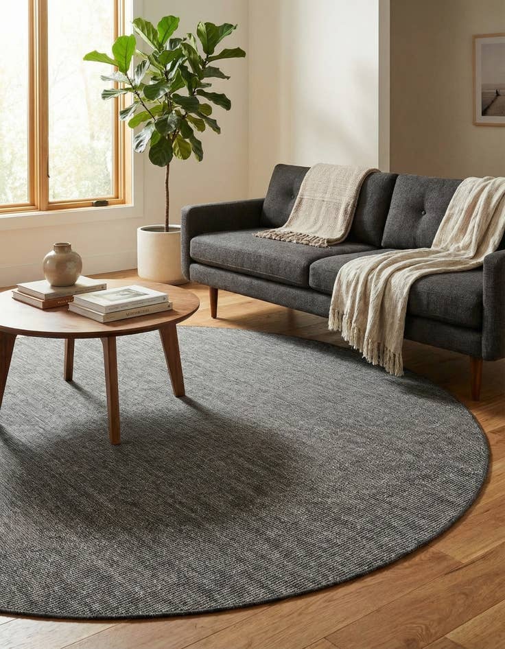 Detail image of 7' 10 x 7' 10 Easy-Clean Solid Indoor / Outdoor Round Rug