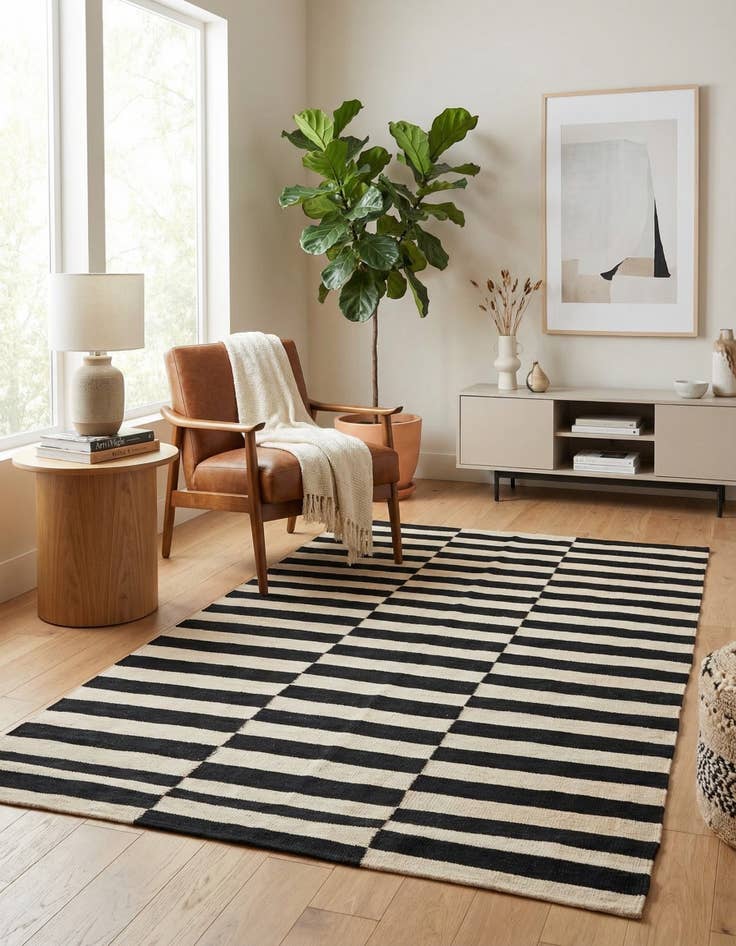 Detail image of 4' 3 x 6'  Hand Woven Kilim Modern Wool Rug