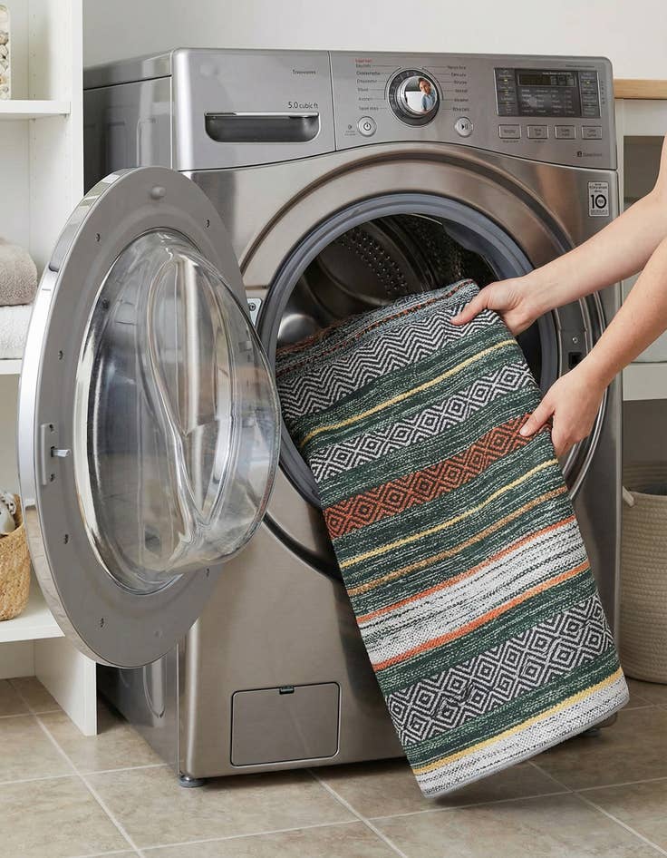 Detail image of 5' x 8'  Washable Yara Rug