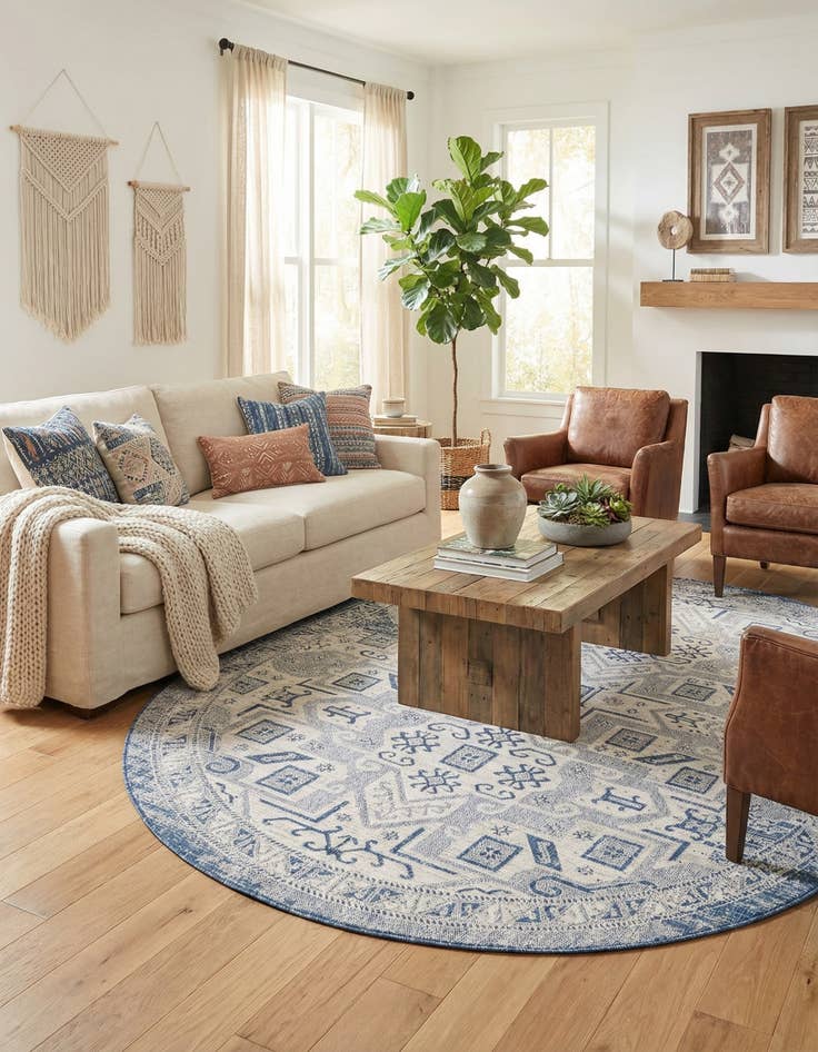 Detail image of 7' 10 x 10'  Washable Aztec Indoor / Outdoor Oval Rug