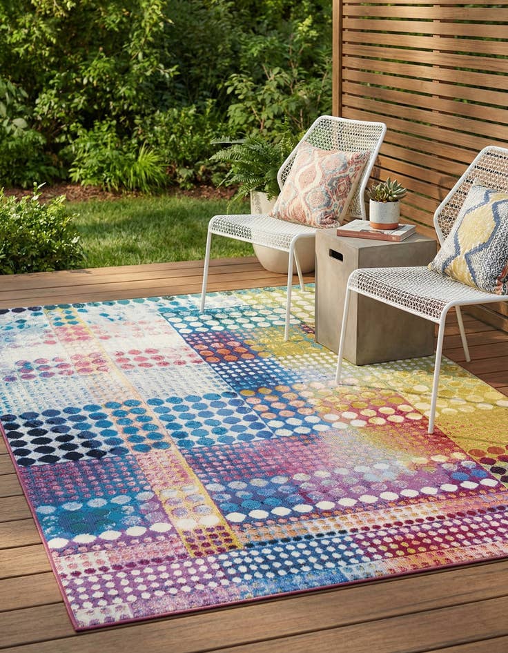 Detail image of 5' x 8'  Washable Modern Indoor / Outdoor Rug