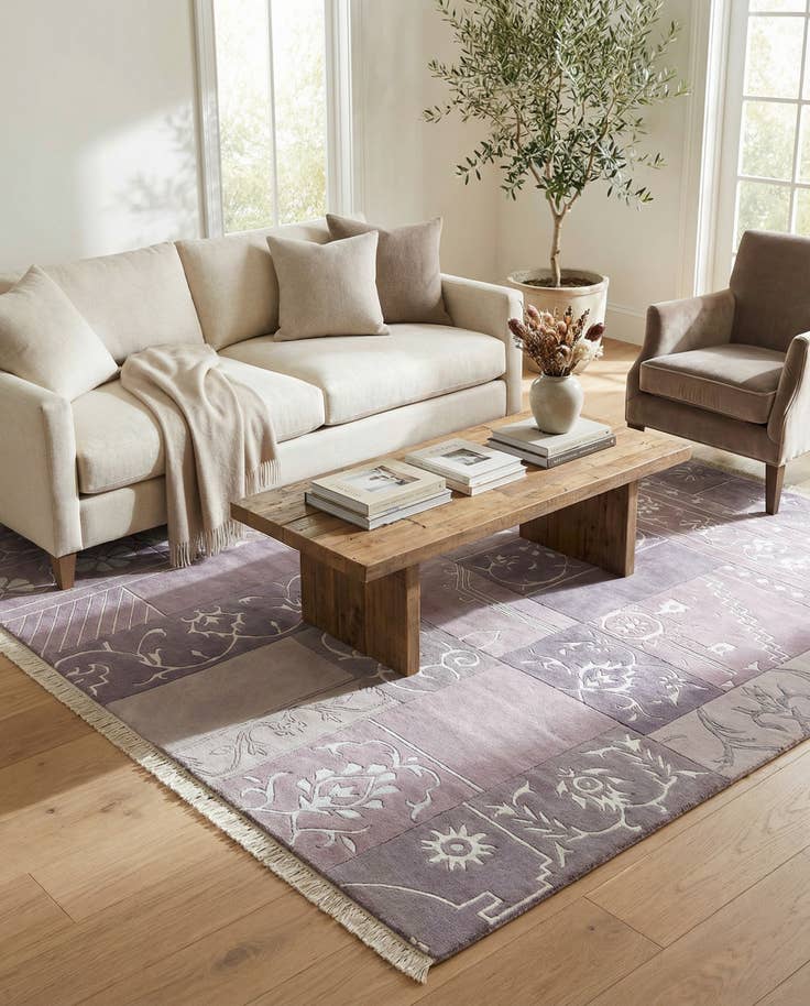 Detail image of 4' 7 x 6' 9 Hand Knotted Darya Wool Rug