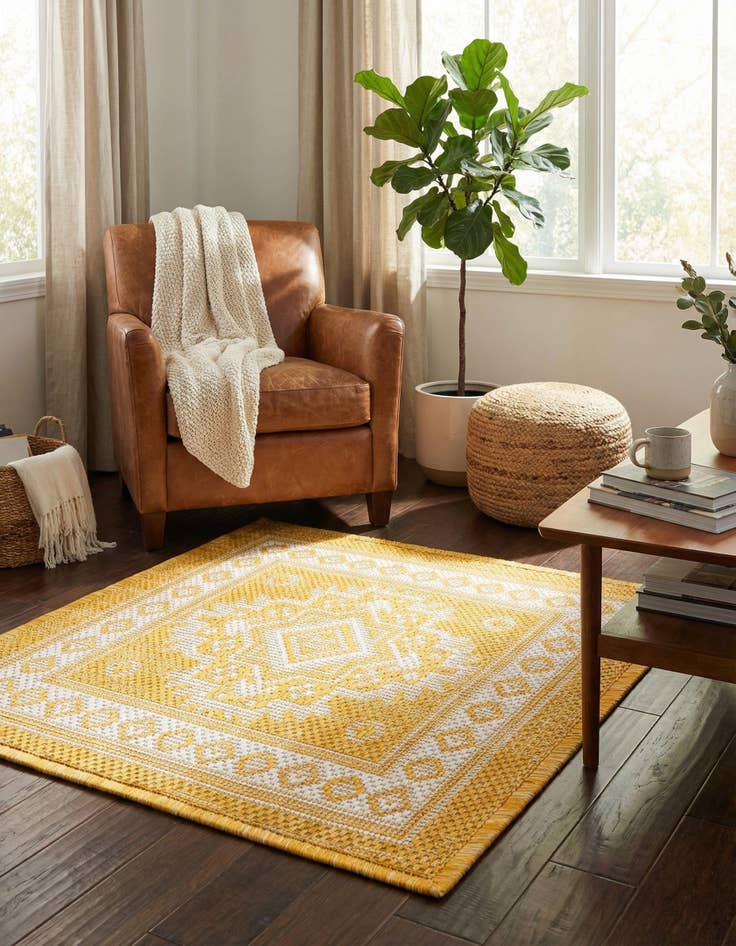 Detail image of 1' 4 x 1' 4  Washable Aztec Indoor / Outdoor Sample Rug