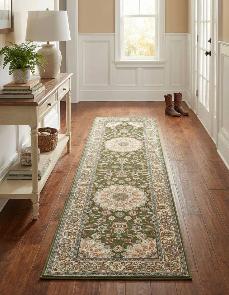 Detail image of 2' 7 x 10'  Washable Traditional Indoor / Outdoor Runner Rug