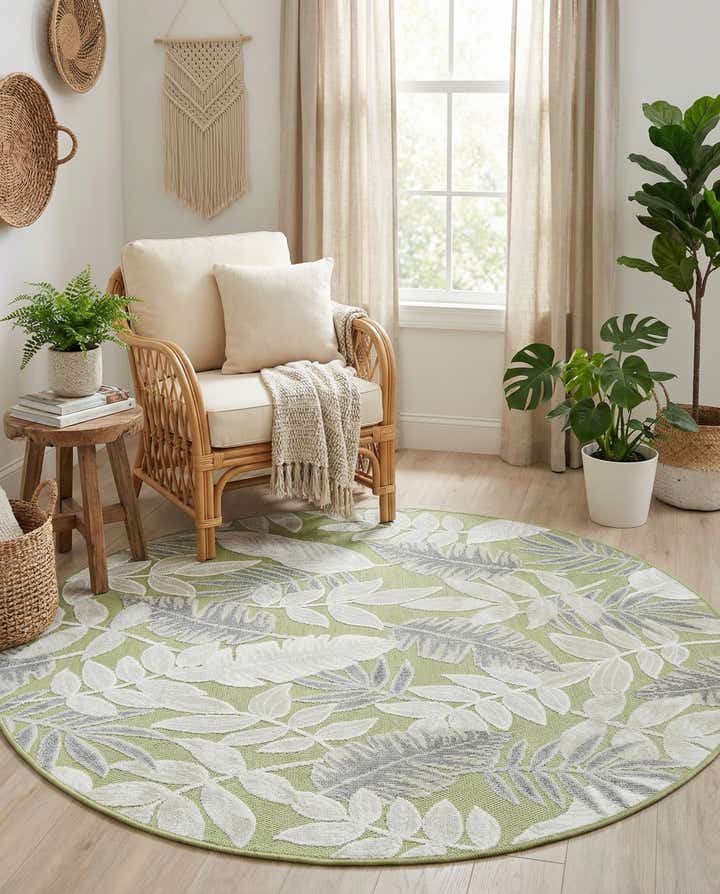 4' 5 x 4' 5 Easy-Clean Botanical Indoor / Outdoor Round Rug
