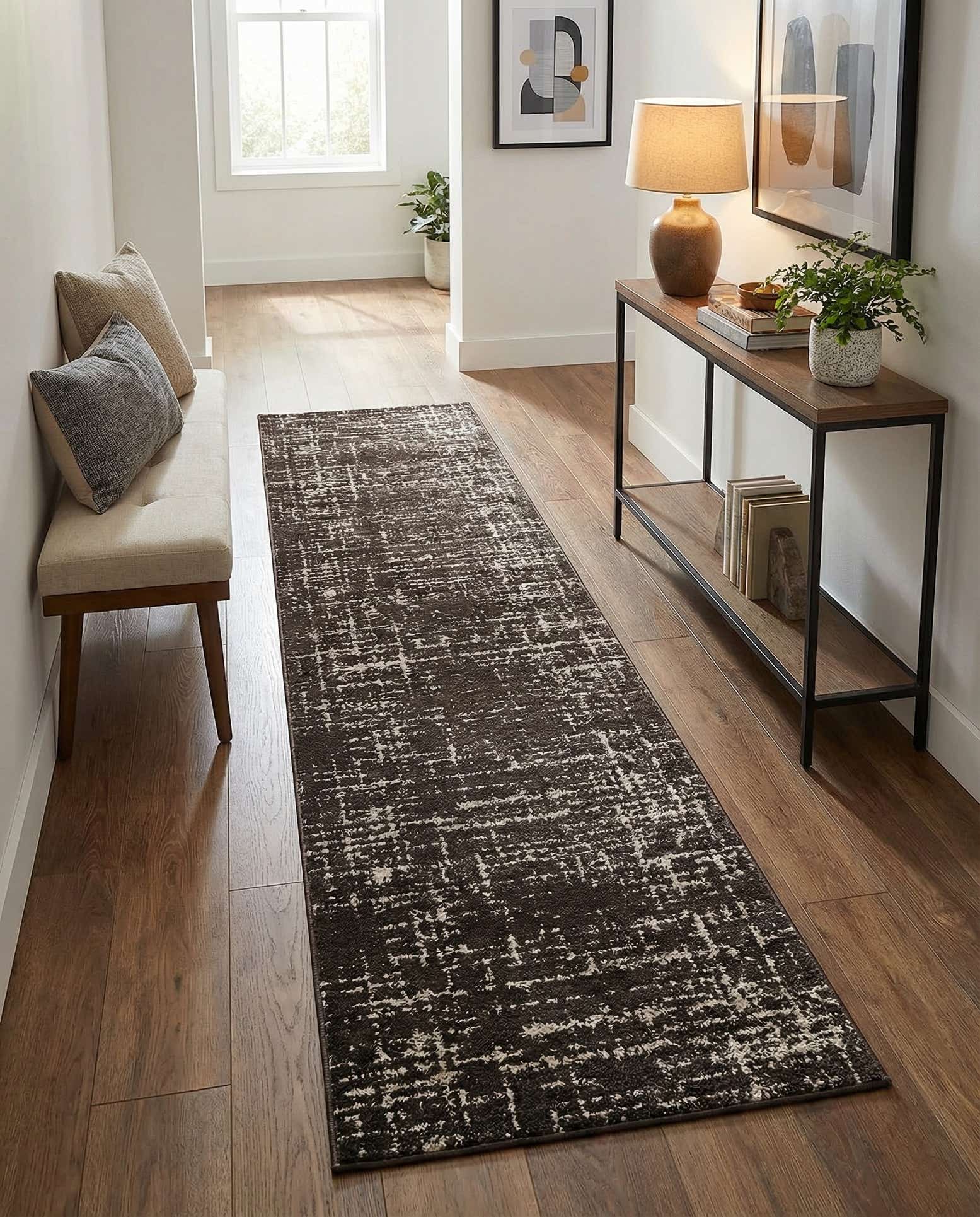 2' 7 x 10' Valencia Runner Rug