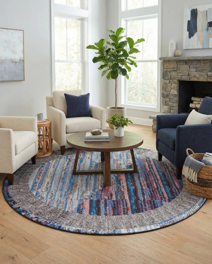 Detail image of 7' 10 x 7' 10 Easy-Clean Modern Indoor / Outdoor Round Rug