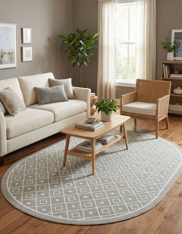 Detail image of 7' 10 x 10'  Washable Trellis Indoor / Outdoor Oval Rug