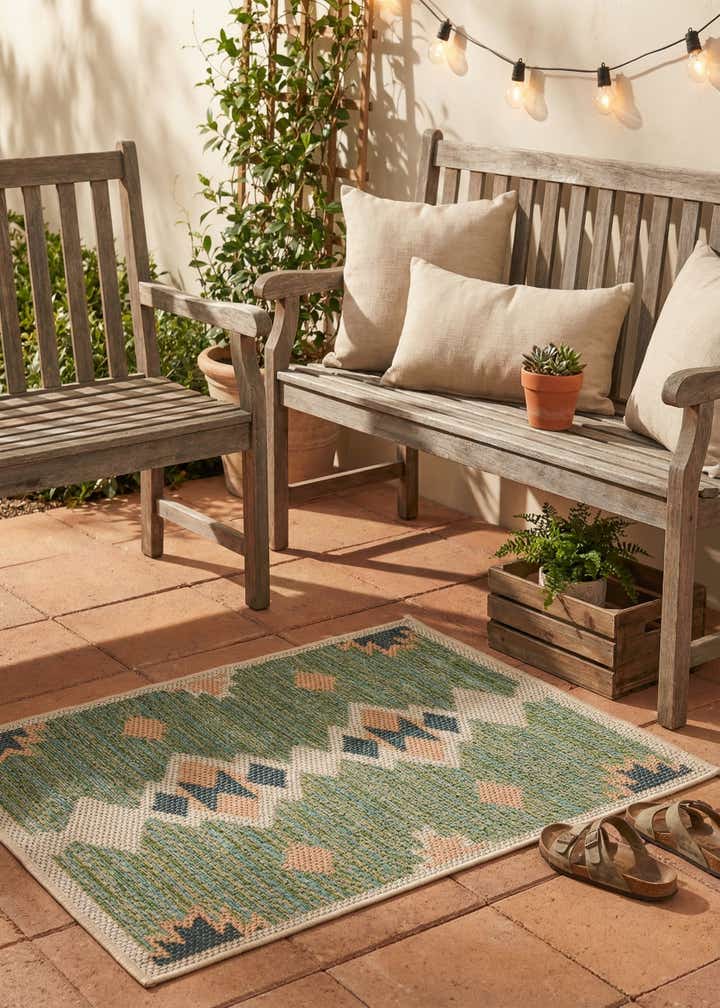 2' x 3' Easy-Clean Baja Indoor / Outdoor Rug